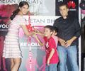 Sonam Kapoor introduces Chetan Bhagat’s ‘Revolution 2020'