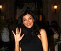 Sushmita Sen unveils the Gallery 7 Art Gallery