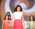 Tisca Chopra walks the ramp for Sonali Mansingka at IKFW 2012