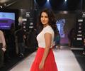 Tisca Chopra walks the ramp for Sonali Mansingka at IKFW 2012