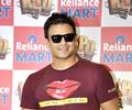 Vivek Oberoi promotes ‘Kismet Love Paisa Dilli’ at Reliance Mart