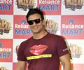 Vivek Oberoi promotes ‘Kismet Love Paisa Dilli’ at Reliance Mart