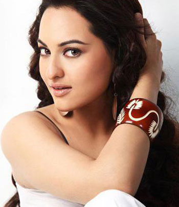 Sonakshi Sinha supports Provogue ladies' wear