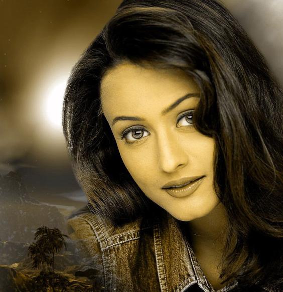 Namrata Shirodkar gives birth to a baby girl