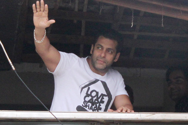 Salman Khan hosts Eid party in Mumbai, Bollywood attends
