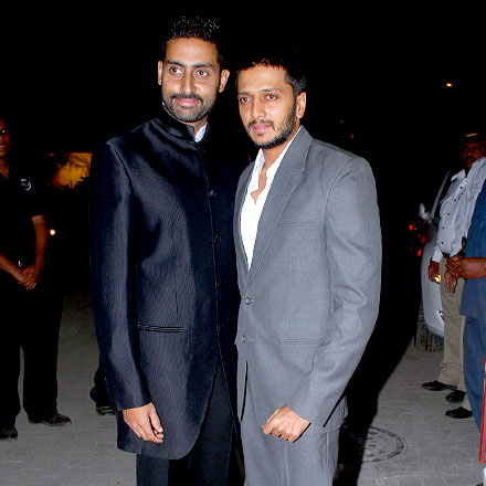 Abhishek Bachchan, Ritesih Deshmukh to host Zee Cine Awards 2013