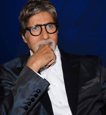 Amitabh Bachchan's emotional moment with fans