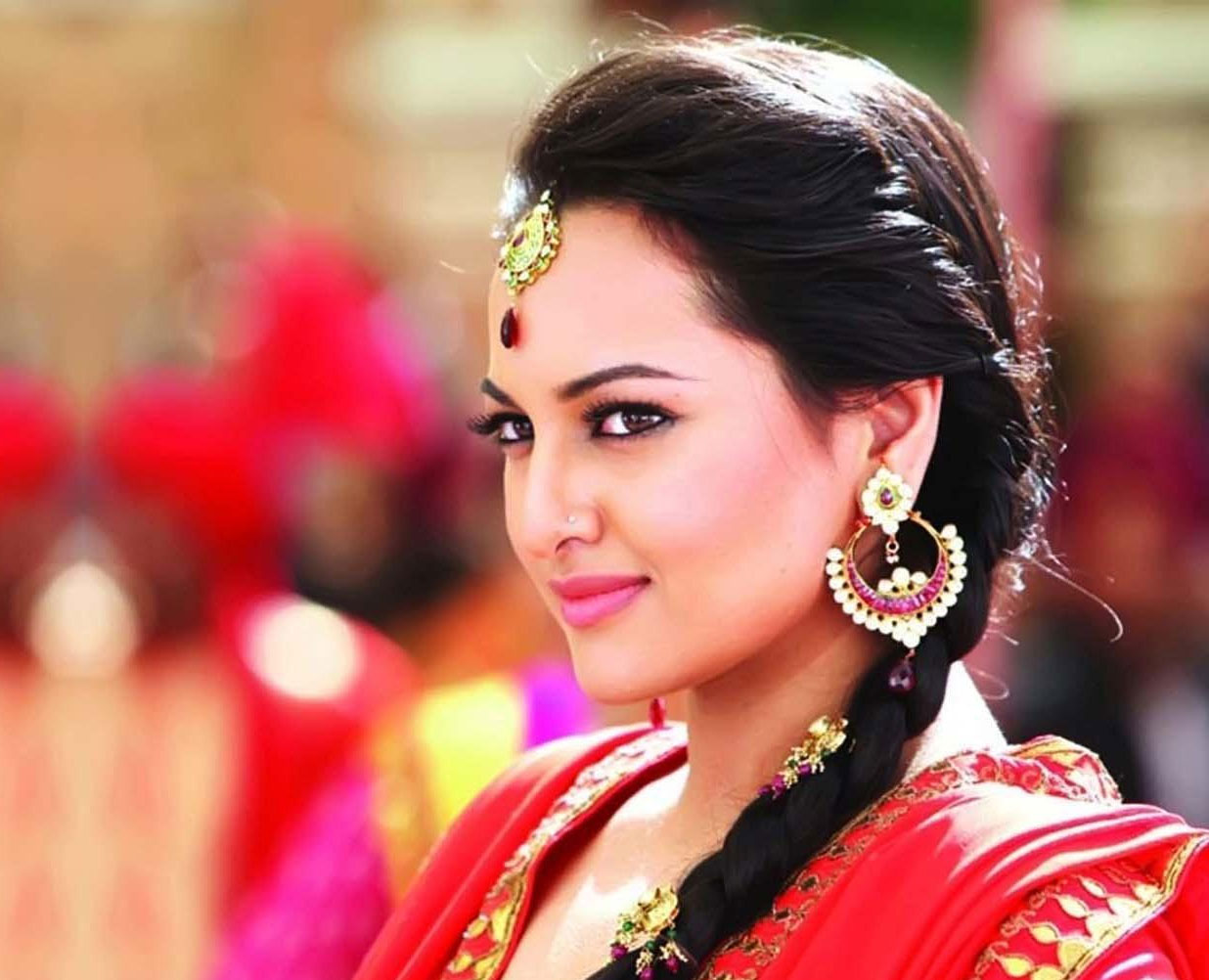 Bollywood reaches out to flood victims